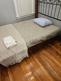 One fellow no pillow case.