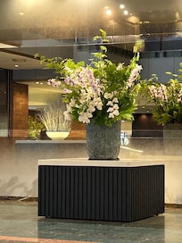1Fロビーのお花