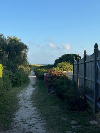 Path to the beach!