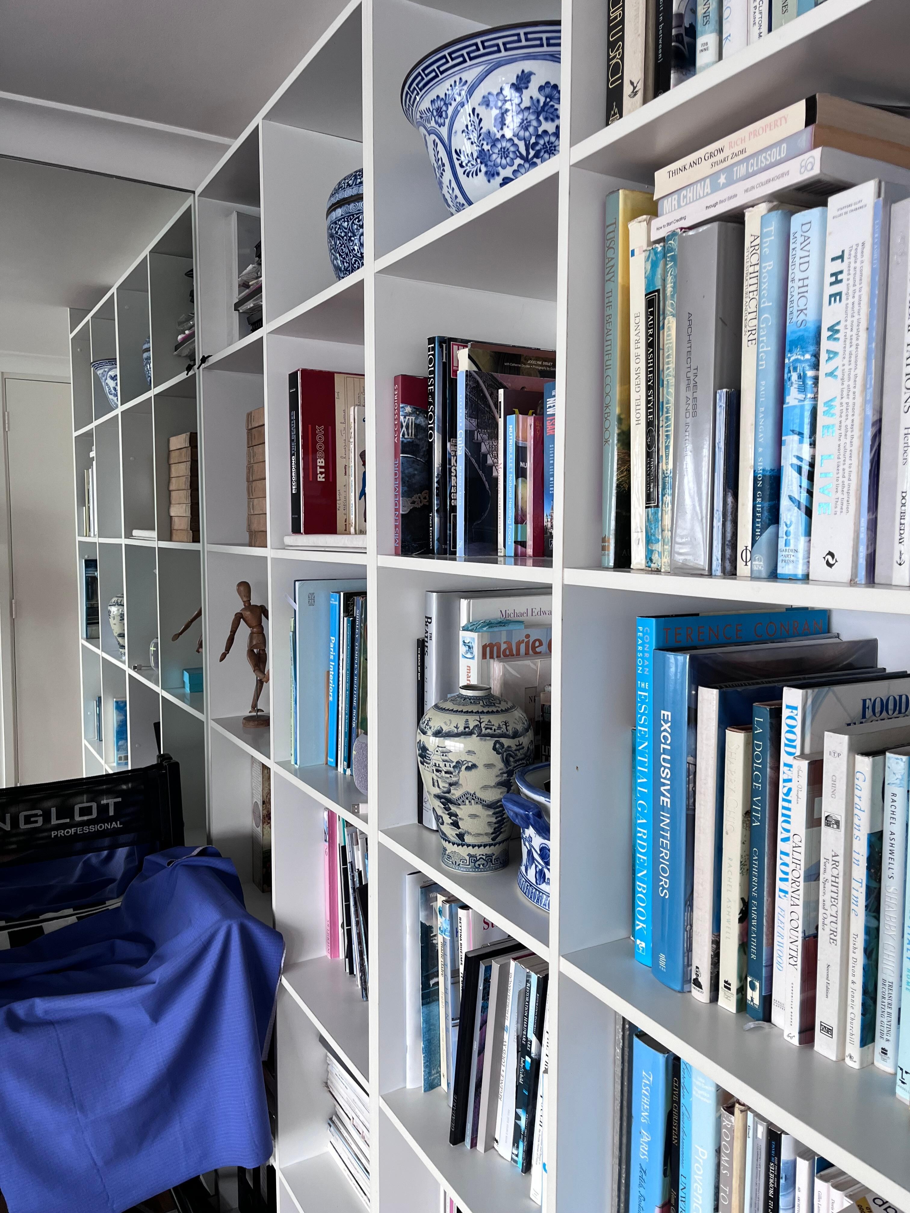 The Unit is furnished with a lot of quirky items. A number of breakables are located on shelves in awkward positions. Something to consider if traveling with small children.