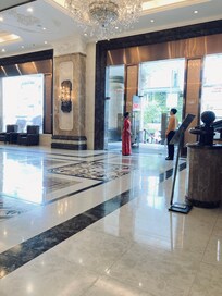 Smart Street-level Lobby