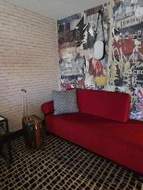 When bed with a sia louge