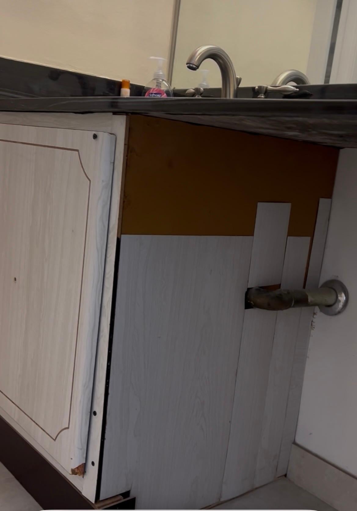 Under Master BA Vanity 