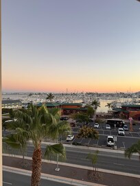 Ausblick über den Fischereihafen und Coronado