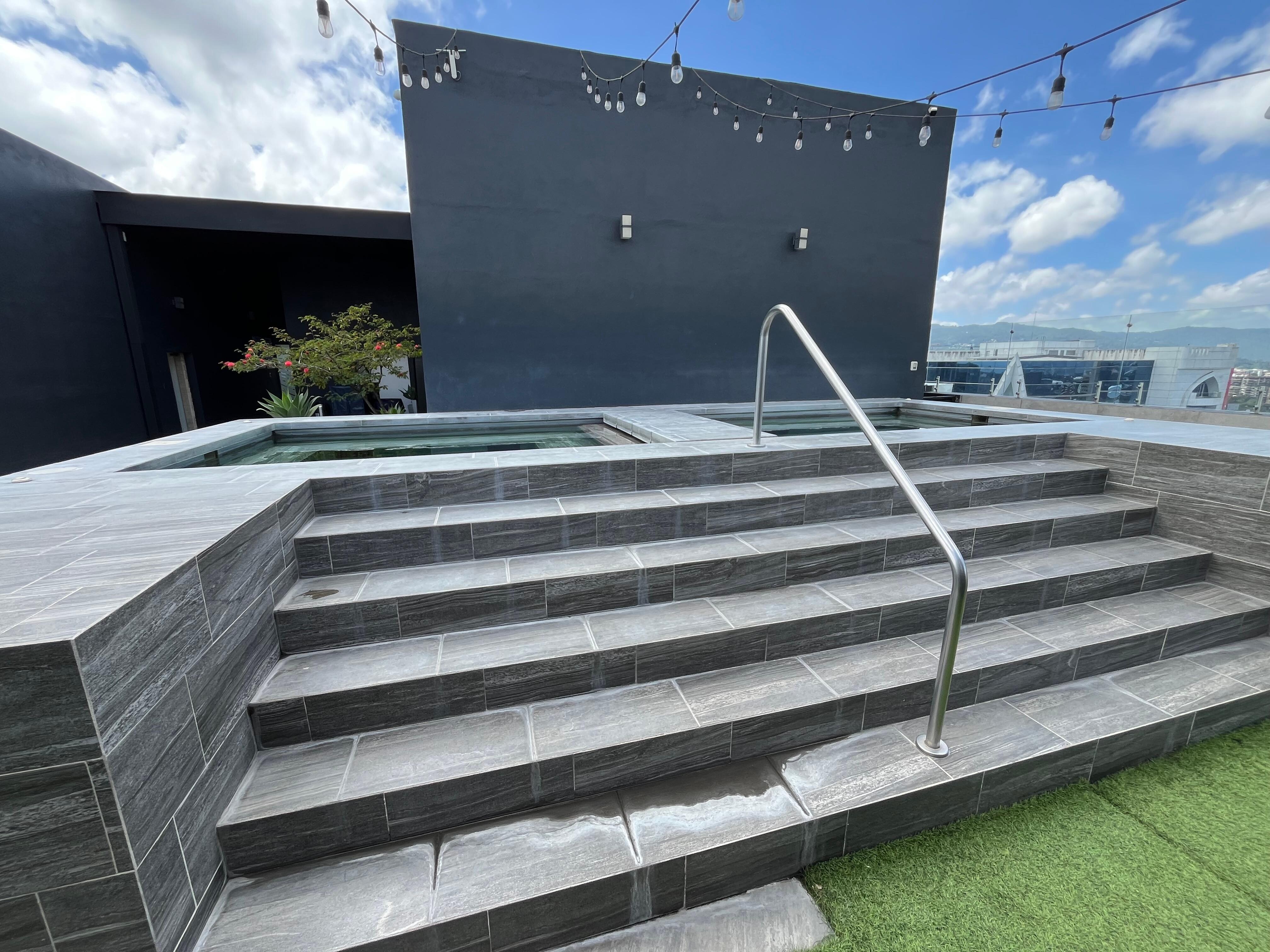 Jacuzzi/terrace area