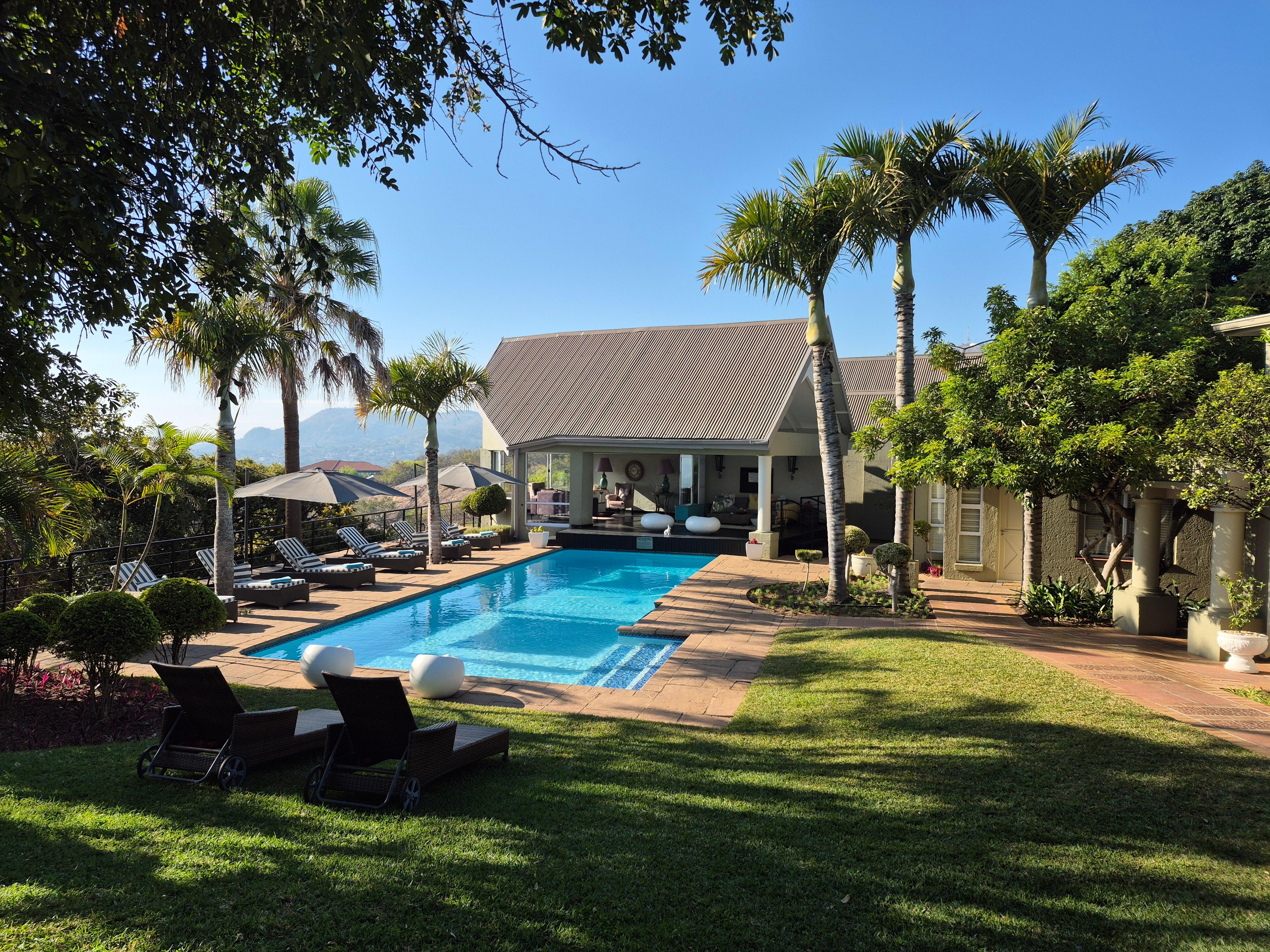 Swimming pool area. Just like the pictures :)