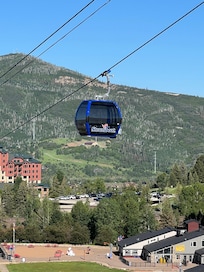 Minutes walk to the ski resort