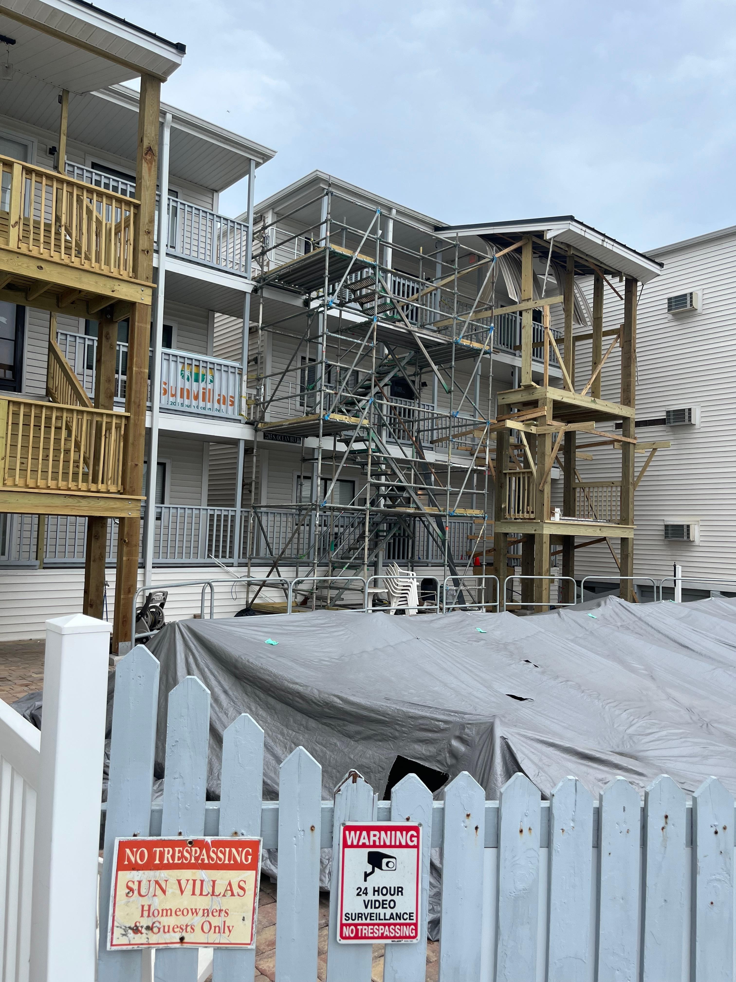 Really disappointing compared to the listing photos. Bait and switch… 