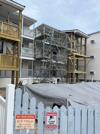 Really disappointing compared to the listing photos. Bait and switch…