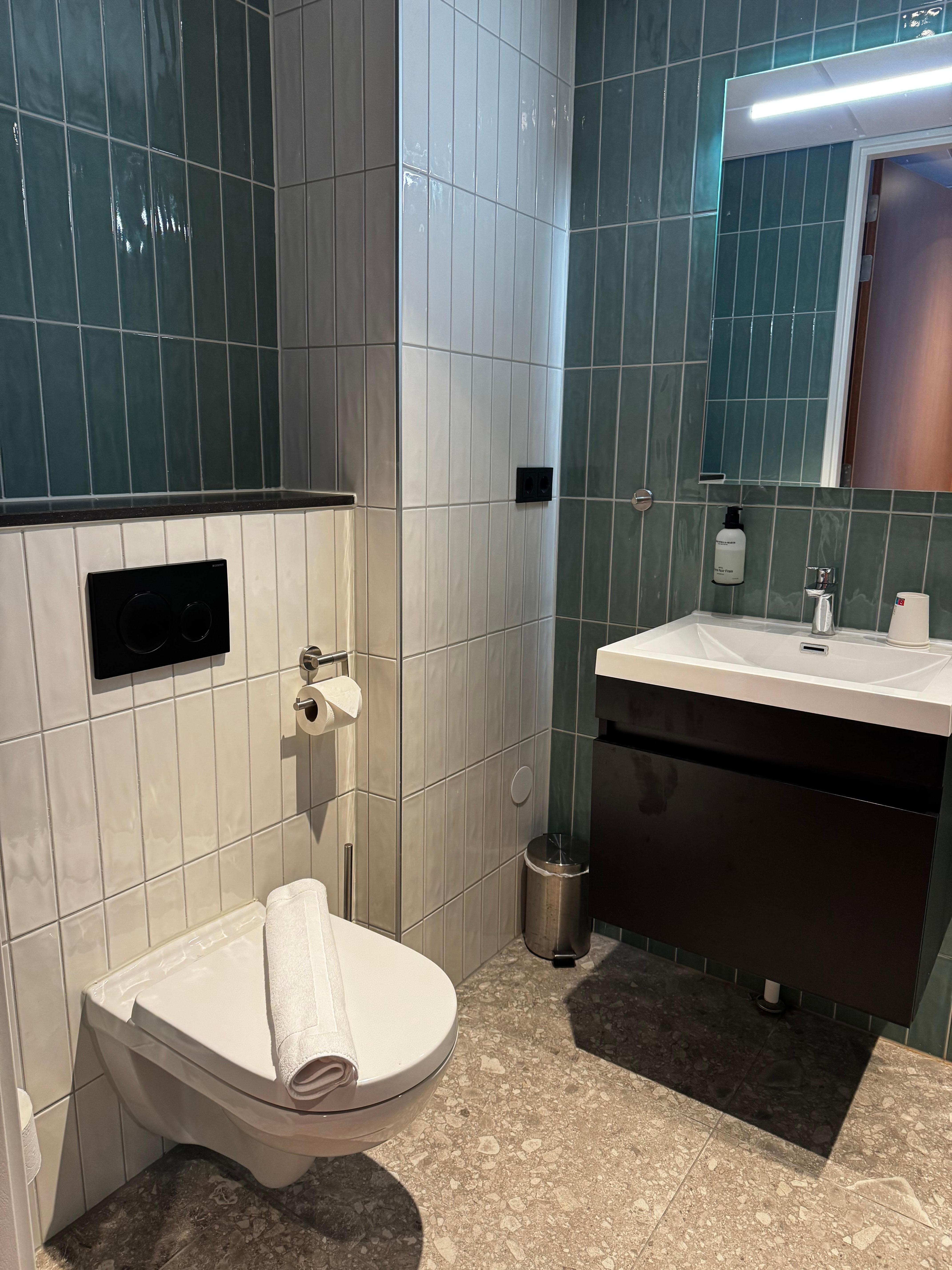 Good size bathroom