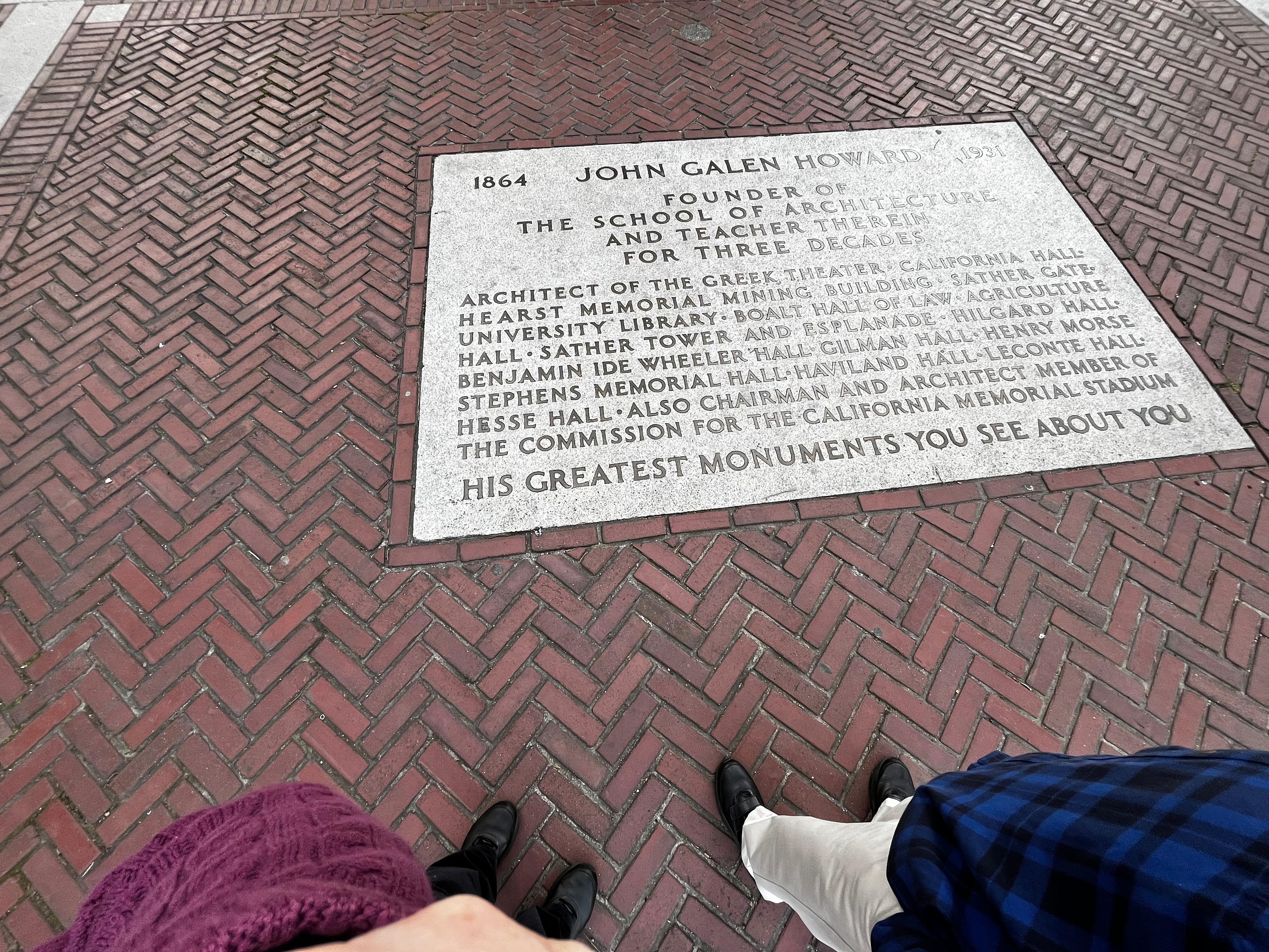 Walk to see the history of the University of California at Berkeley, one of great research universities in the world. I’m writing about a group of friends who helped shape the modern American government. A group of friends lived on Ridge Road