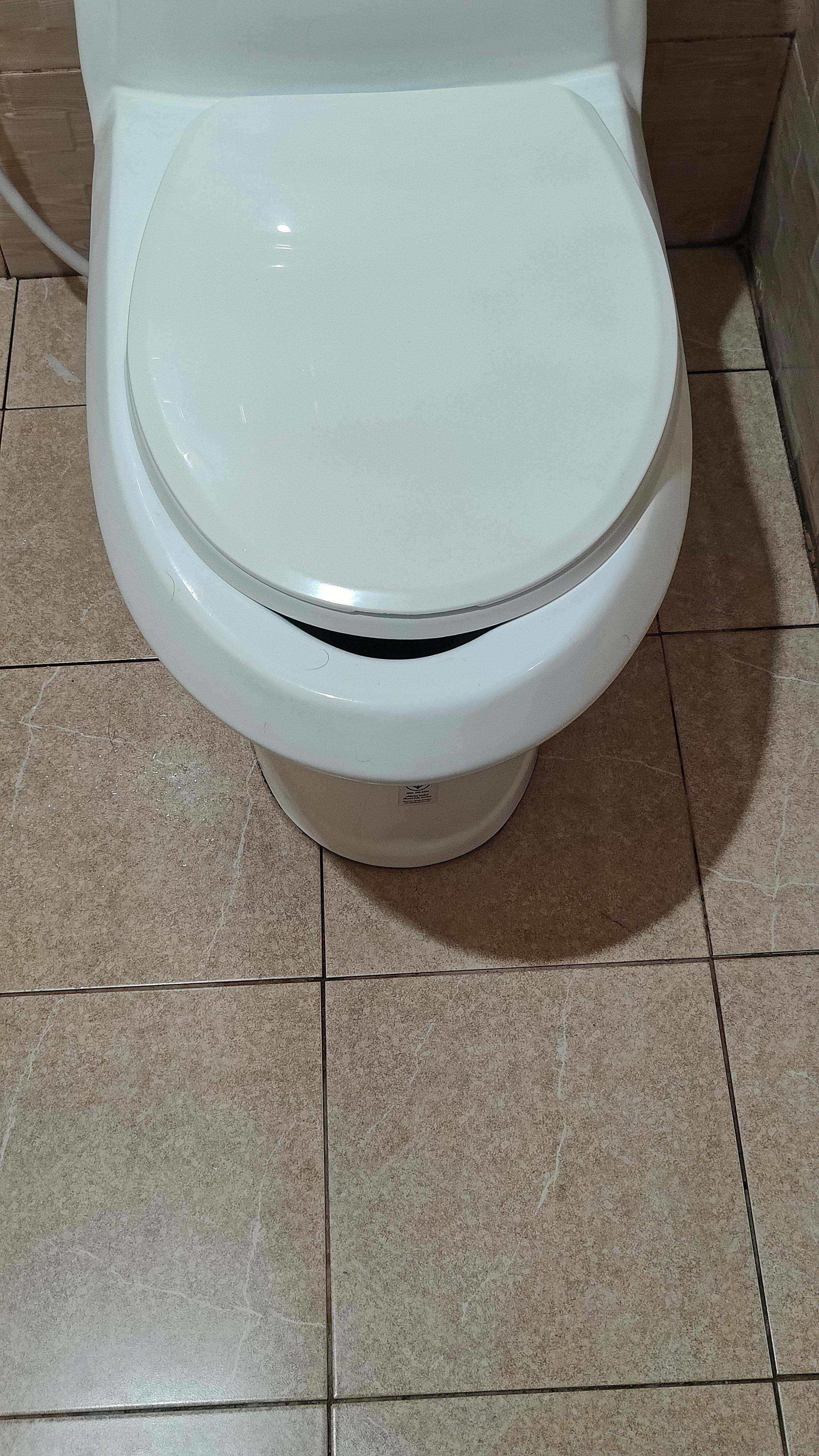 Fixtures broked or not fitted correctly