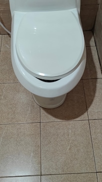 Fixtures broked or not fitted correctly