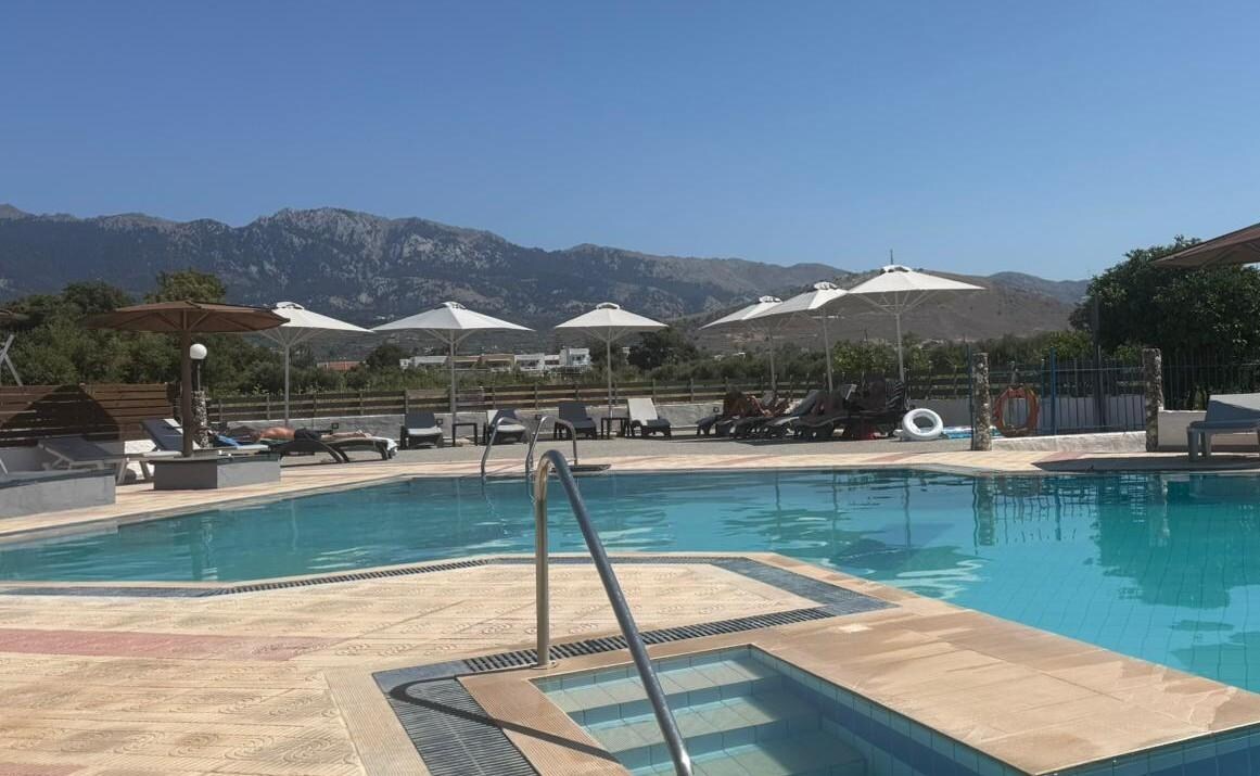 Spotless pool.