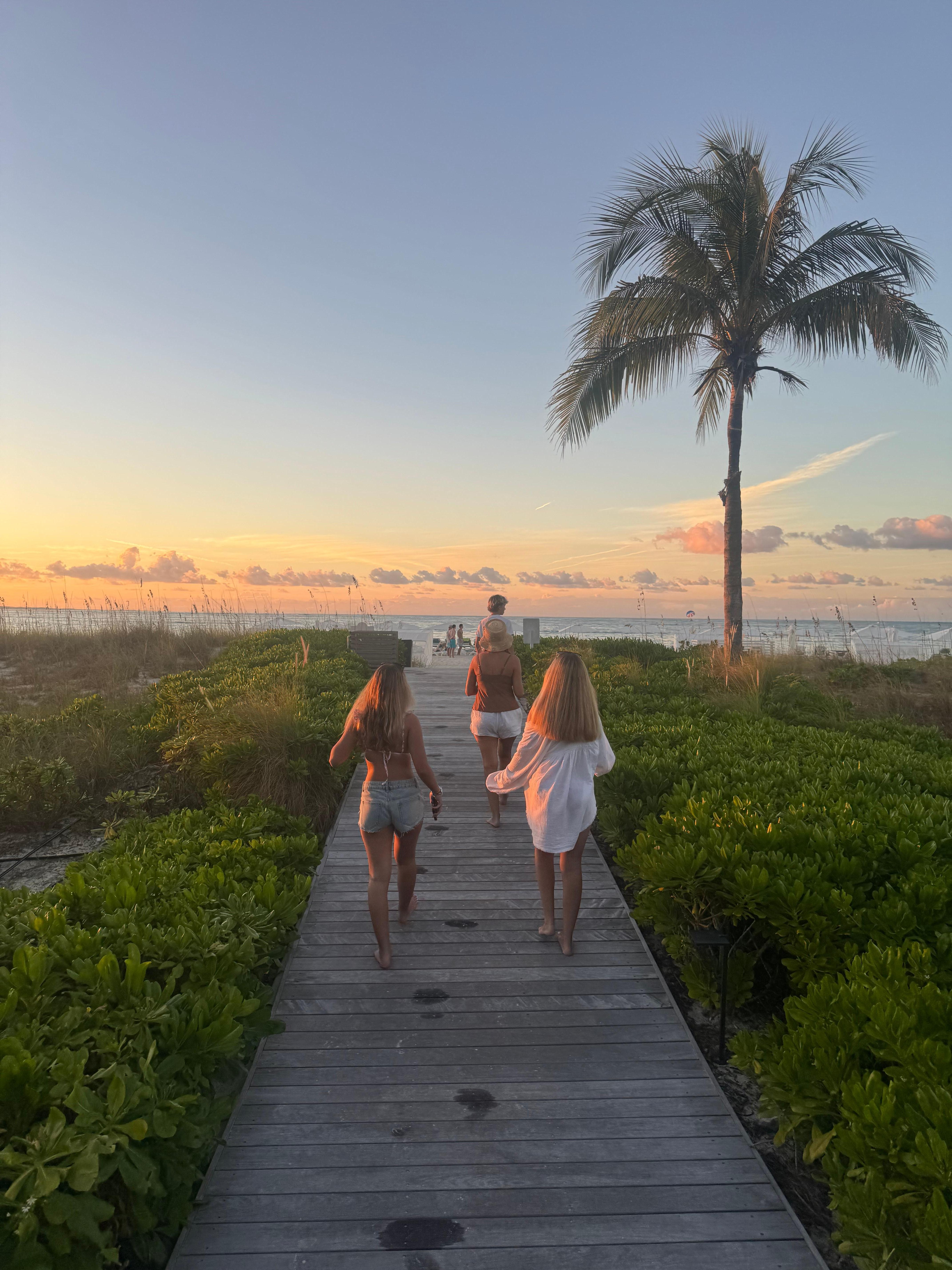 The most aesthetic beach walkway! 