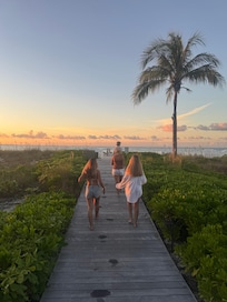 The most aesthetic beach walkway!