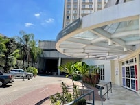 O espaço de acesso principal.