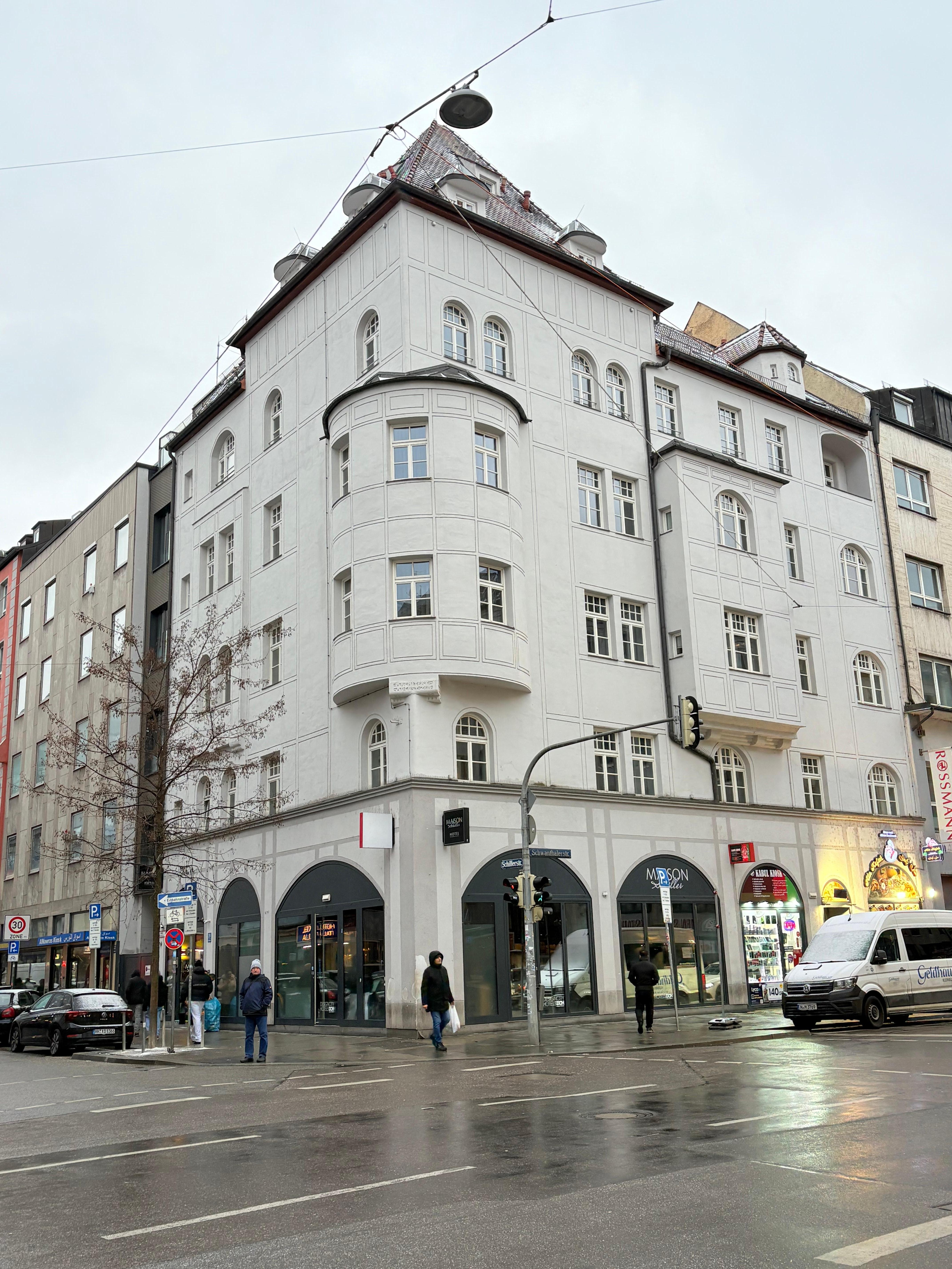 角地でわかりやすい立地