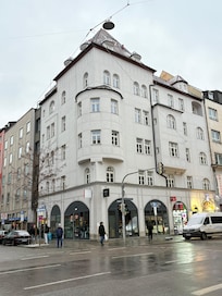 角地でわかりやすい立地