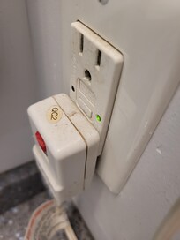Hair dryer plug - gross