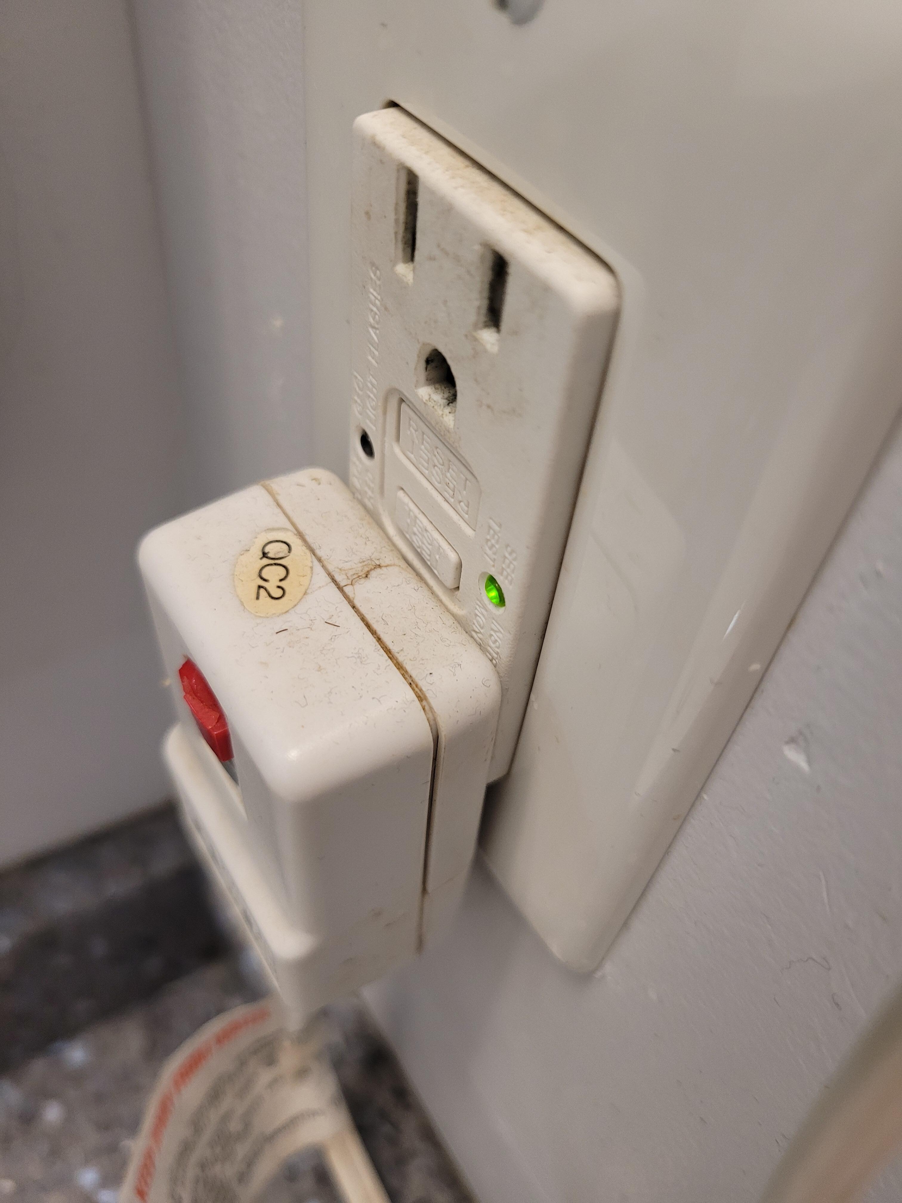 Hair dryer plug - gross