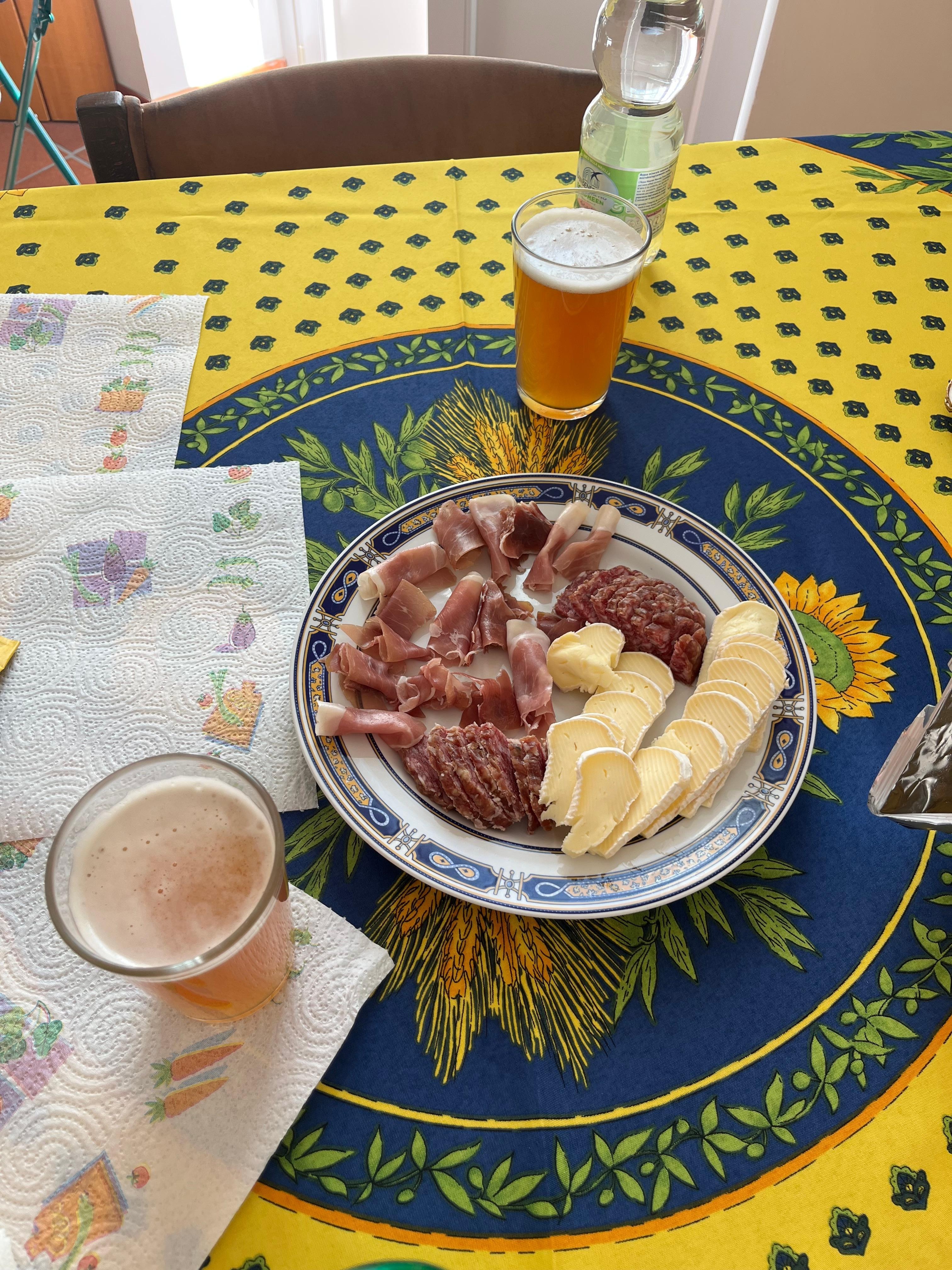 A quick bite in the afternoon in the afternoon. 