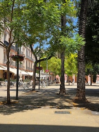 Praça onde está localizado o hotel