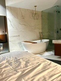 Sweet room include bath
バスタブと部屋の境なし