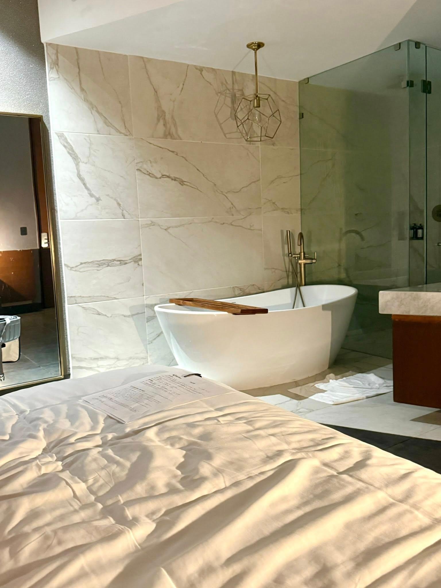 Sweet room include bath
ćć¹ćæććØéØå±ć®å¢ćŖć