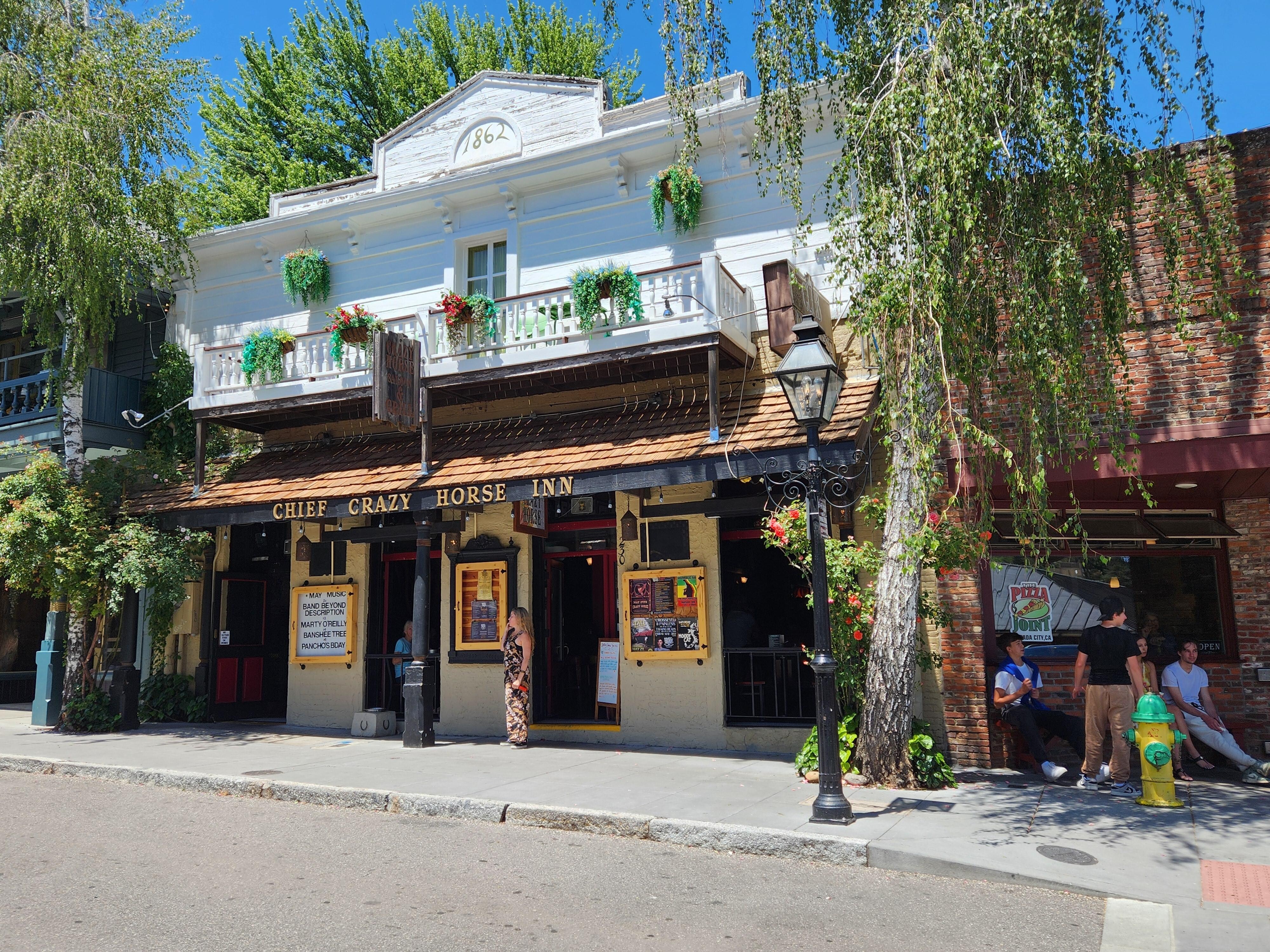 Chief Crazy Horse 🐎 Saloon