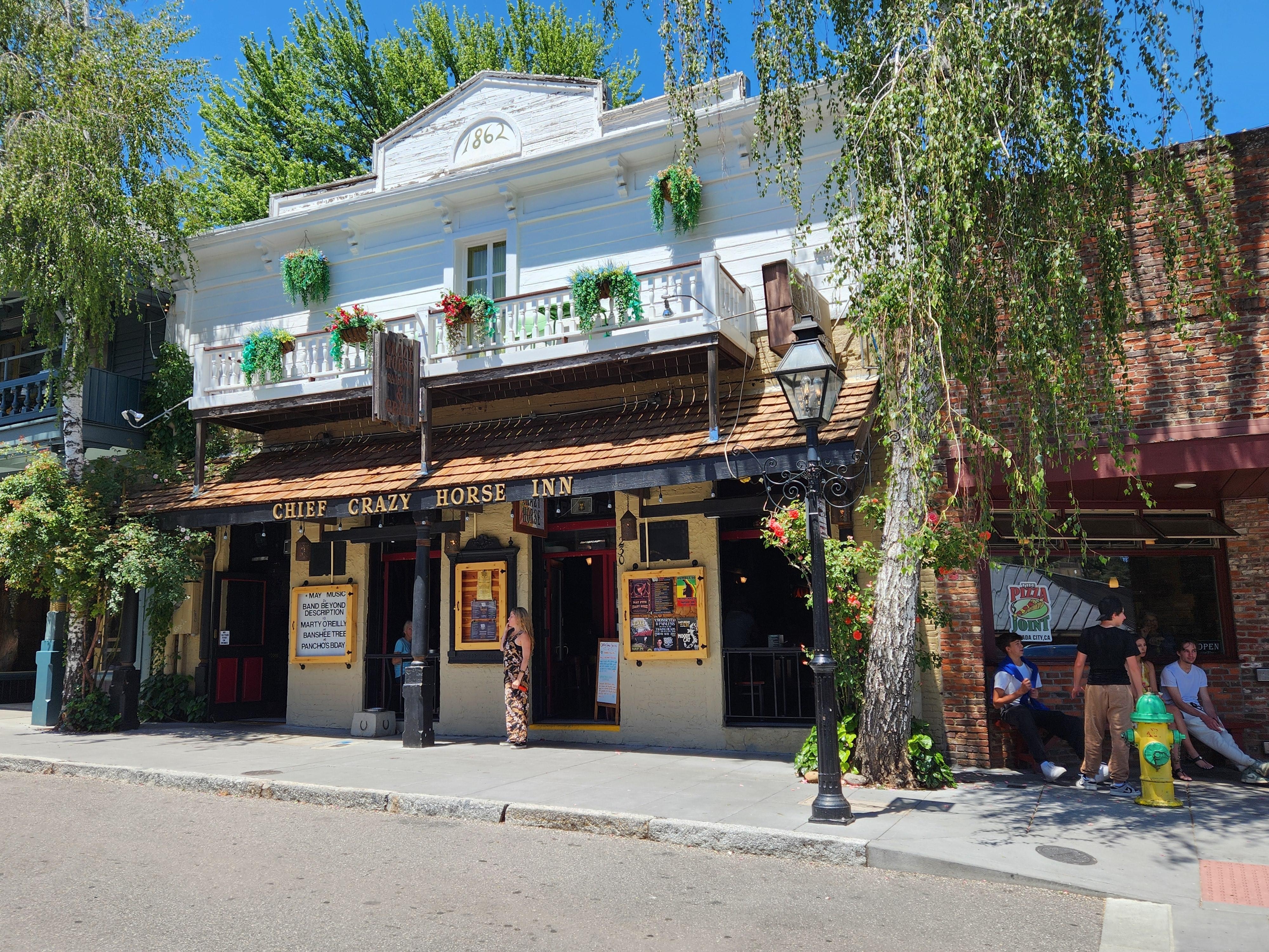 Chief Crazy Horse 🐎 Saloon