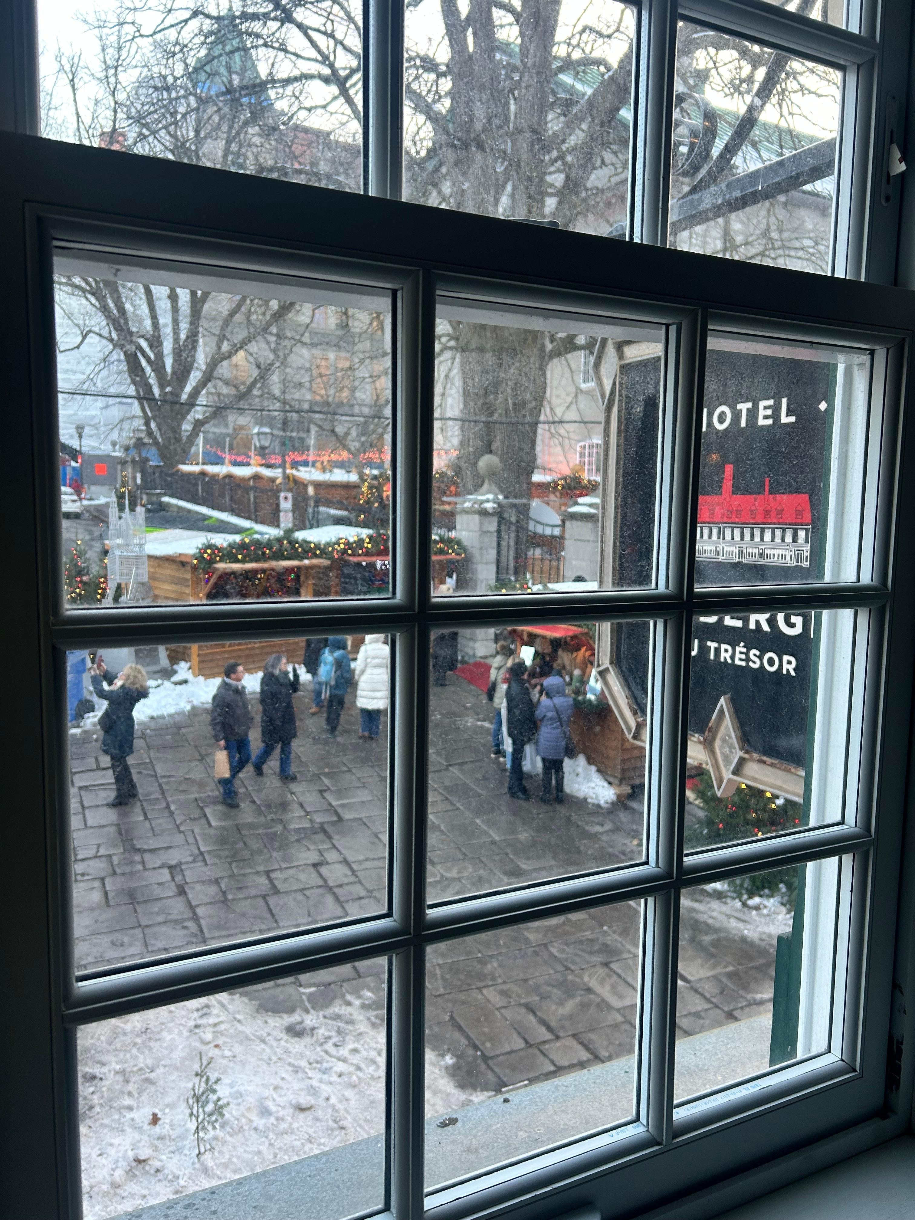 Overlooking the Xmas market 