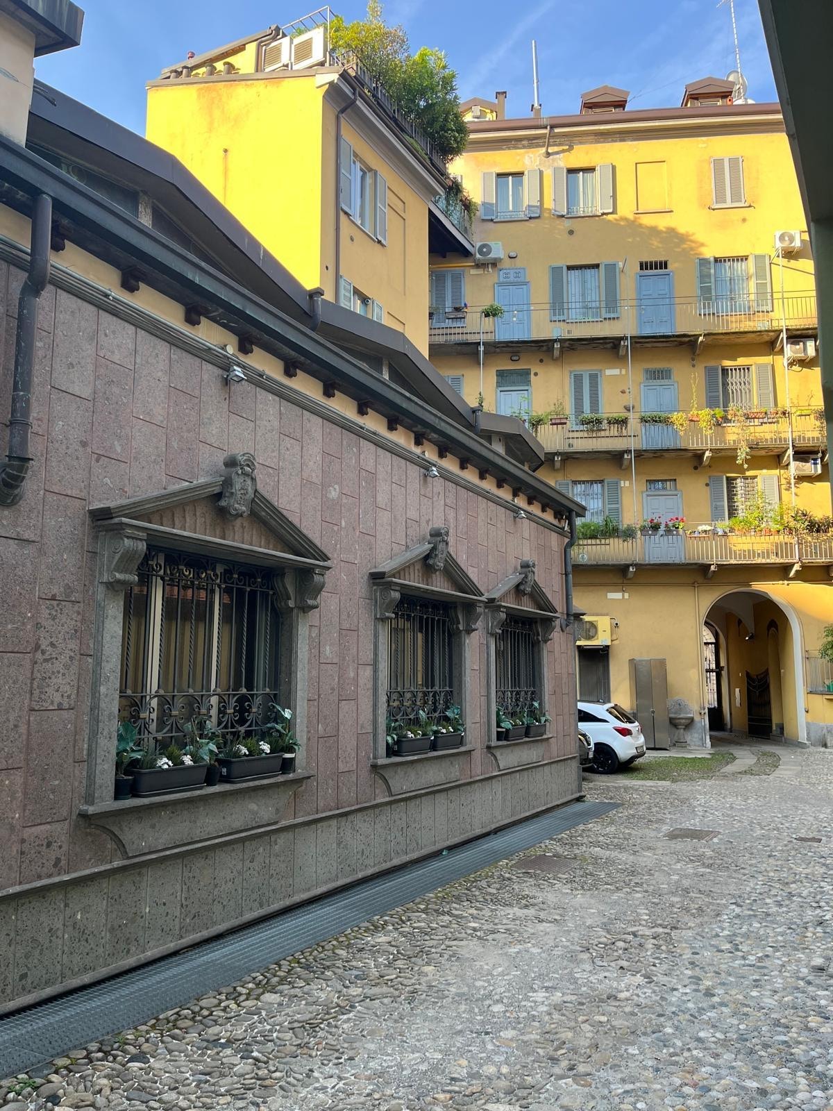 La Locanda courtyard