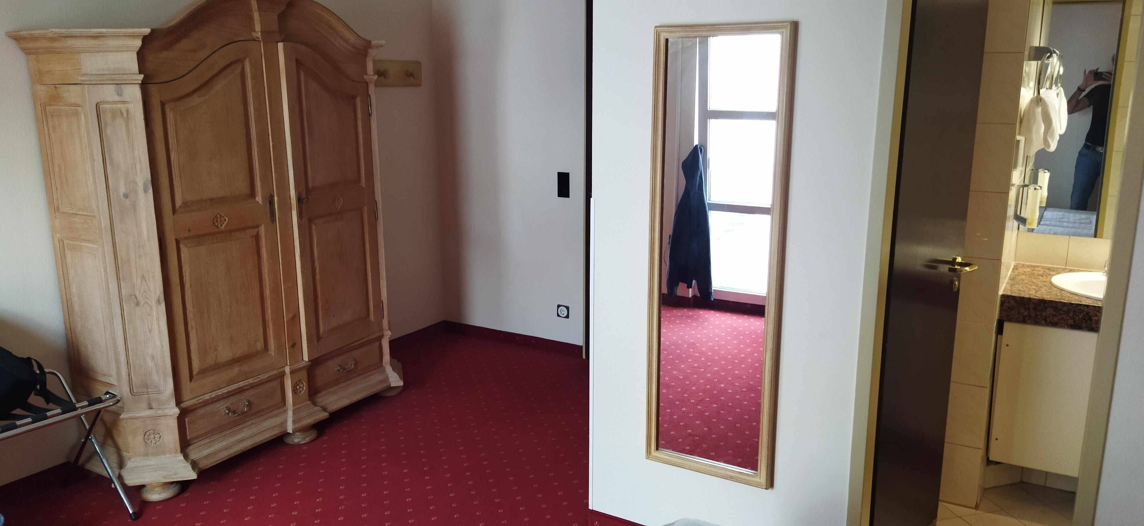 Room plus bathroom 