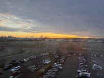 Vista del parqueo del Centro comercial