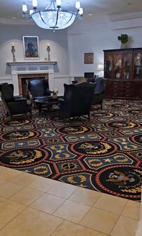 A "sitting room" adjacent to the lobby.