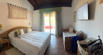 Zimmer mit Balkon