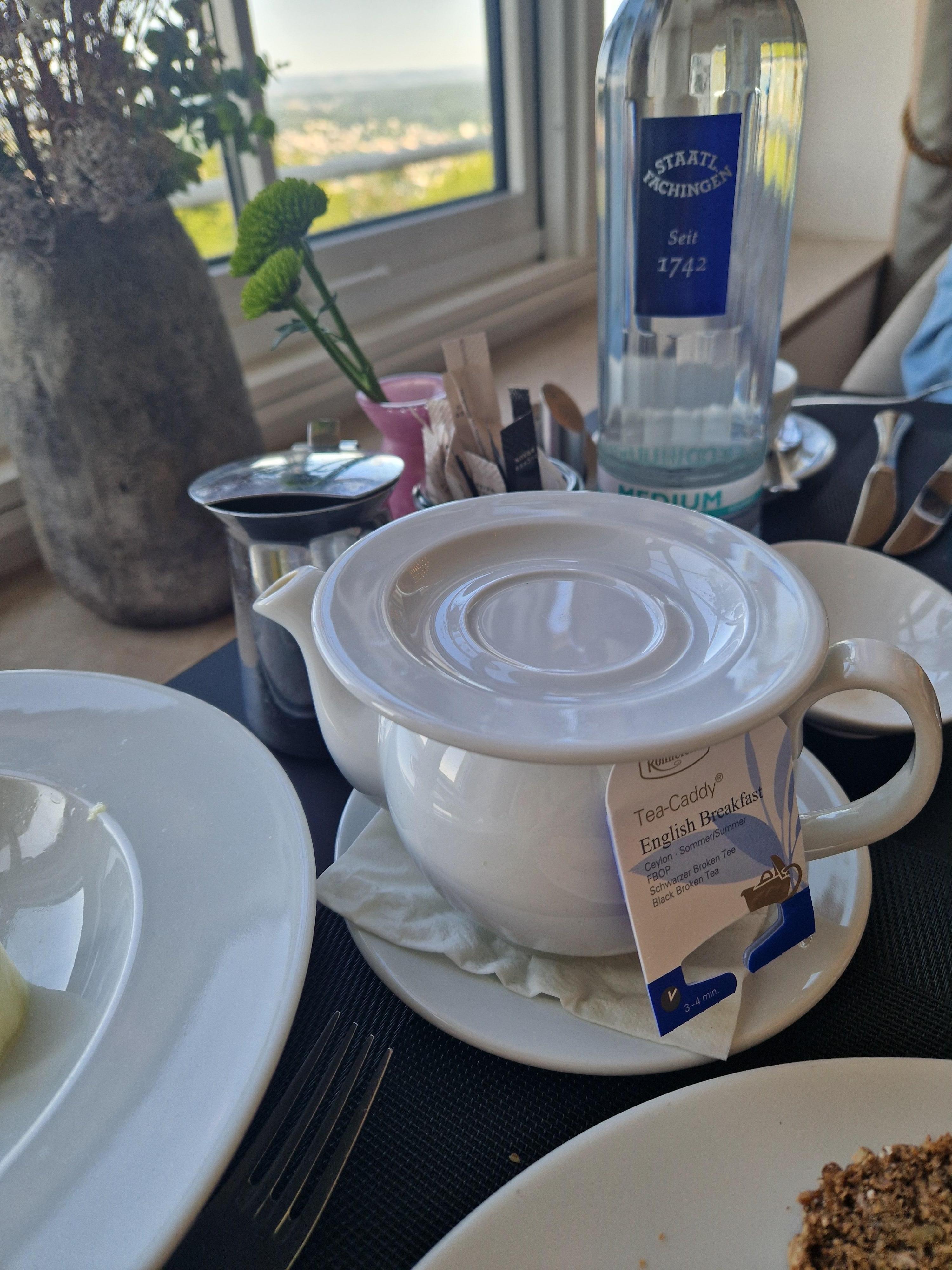 Kanne ohne Deckel für so ein Hotel nicht akzeptabel