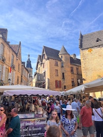 Sarlat-La-Canada market