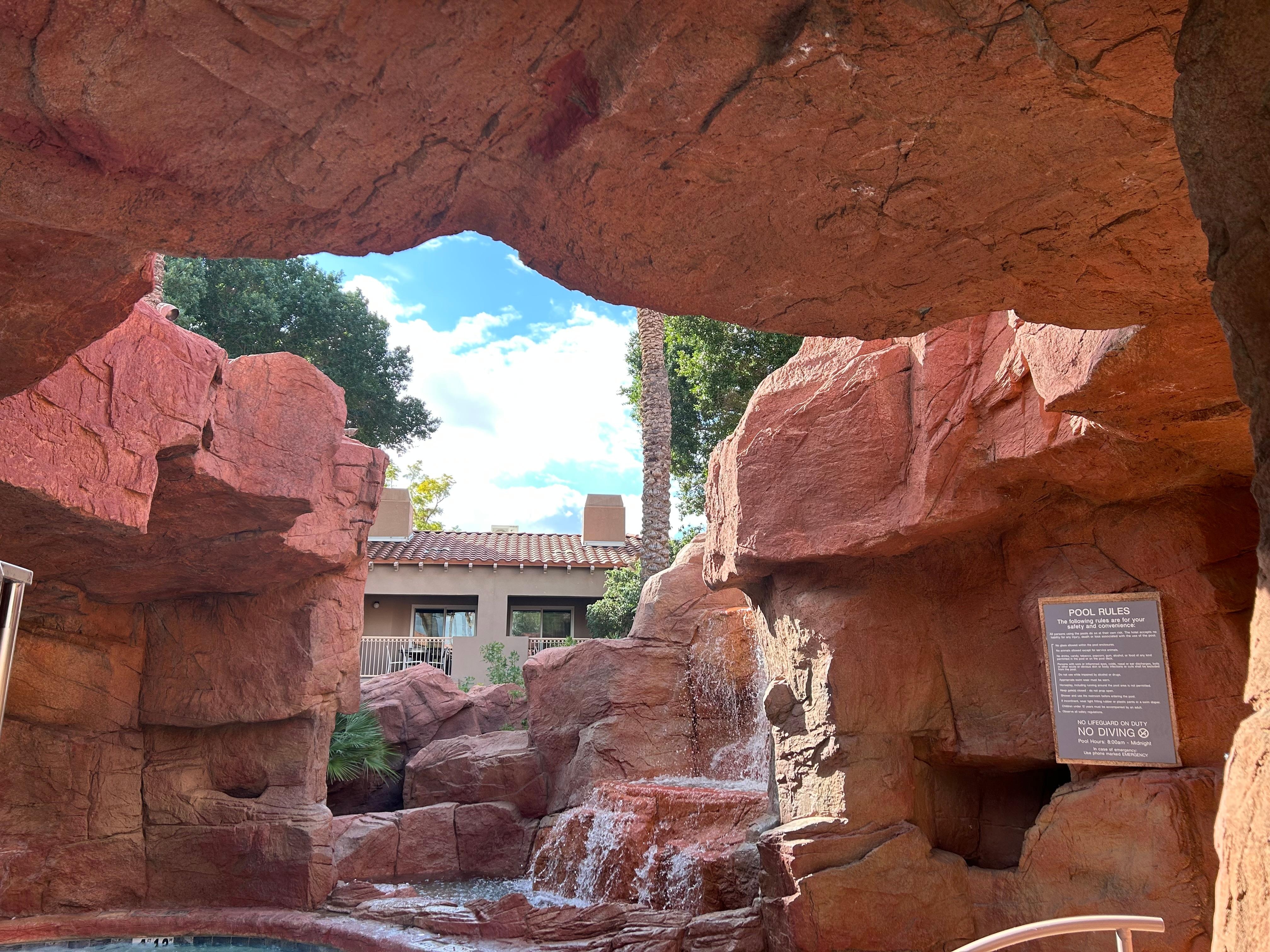 Large hot tub tucked away in “red rocks” grotto 