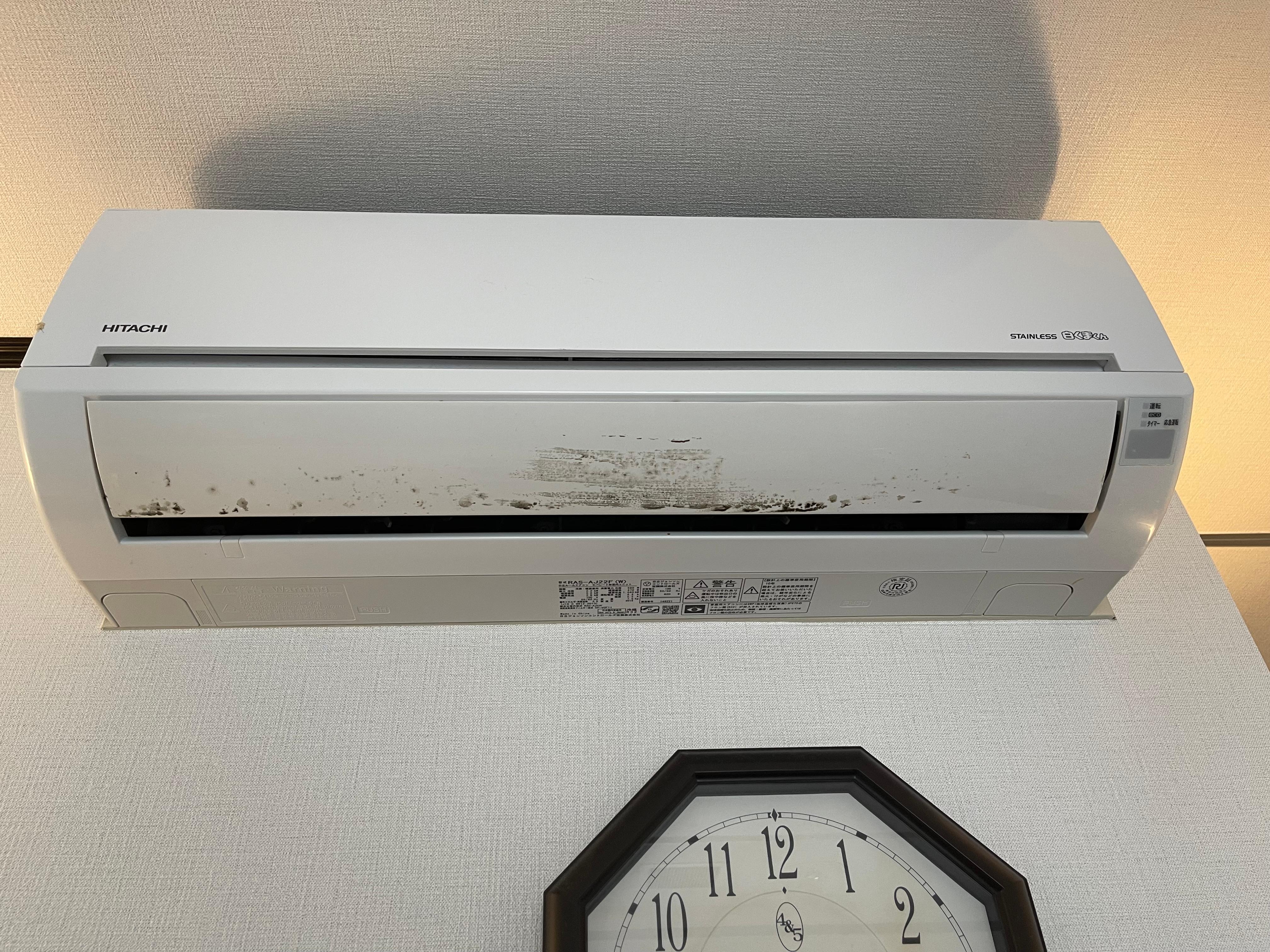 稼働していない状態でも、ゾッとするくらい汚れていることがわかる。