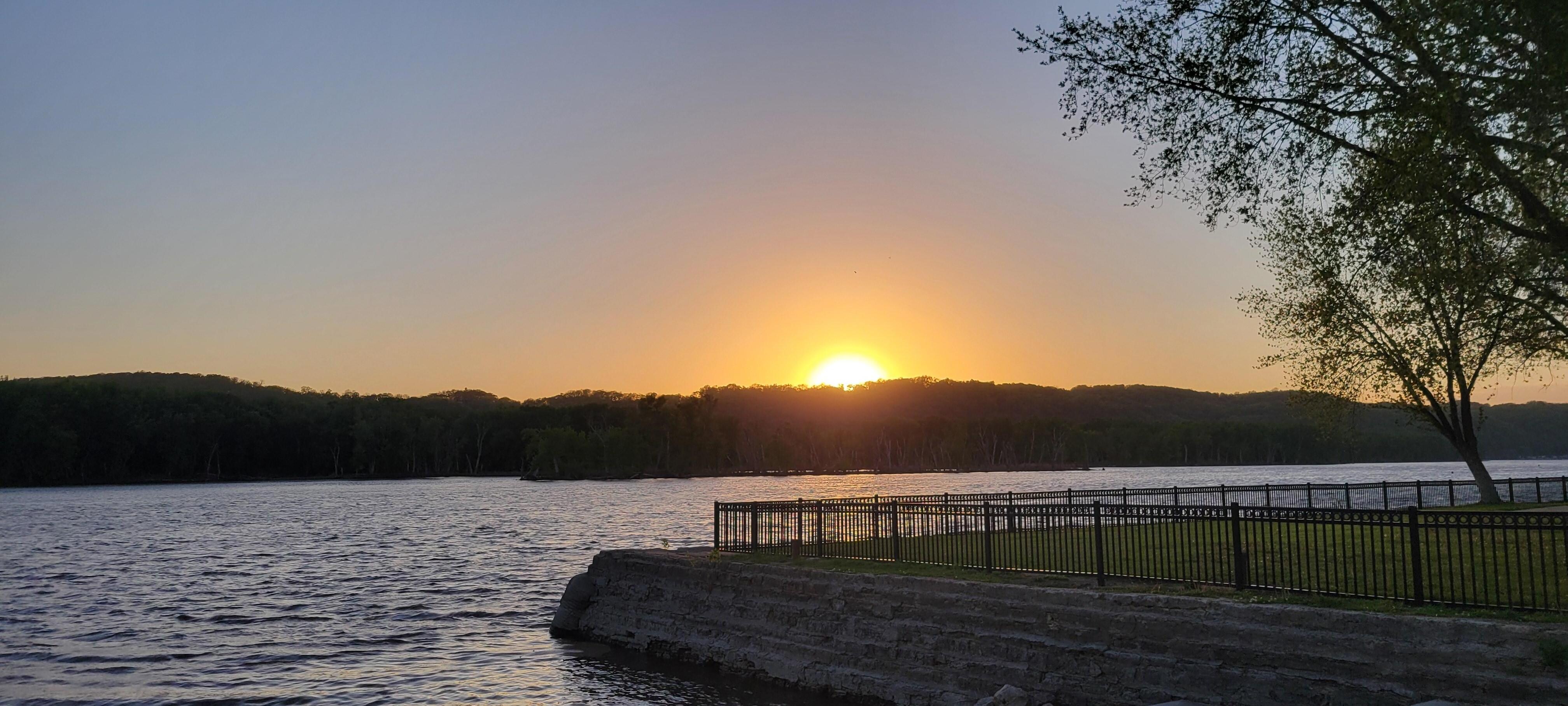 Sunset Prairie Du Chein 