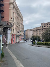 Strada all’uscita hotel che porta in Via Balbi