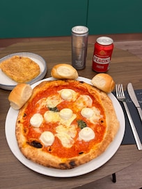 Room service and great food !