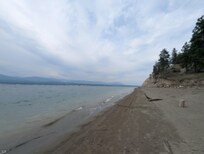 Beachfront, trail hike