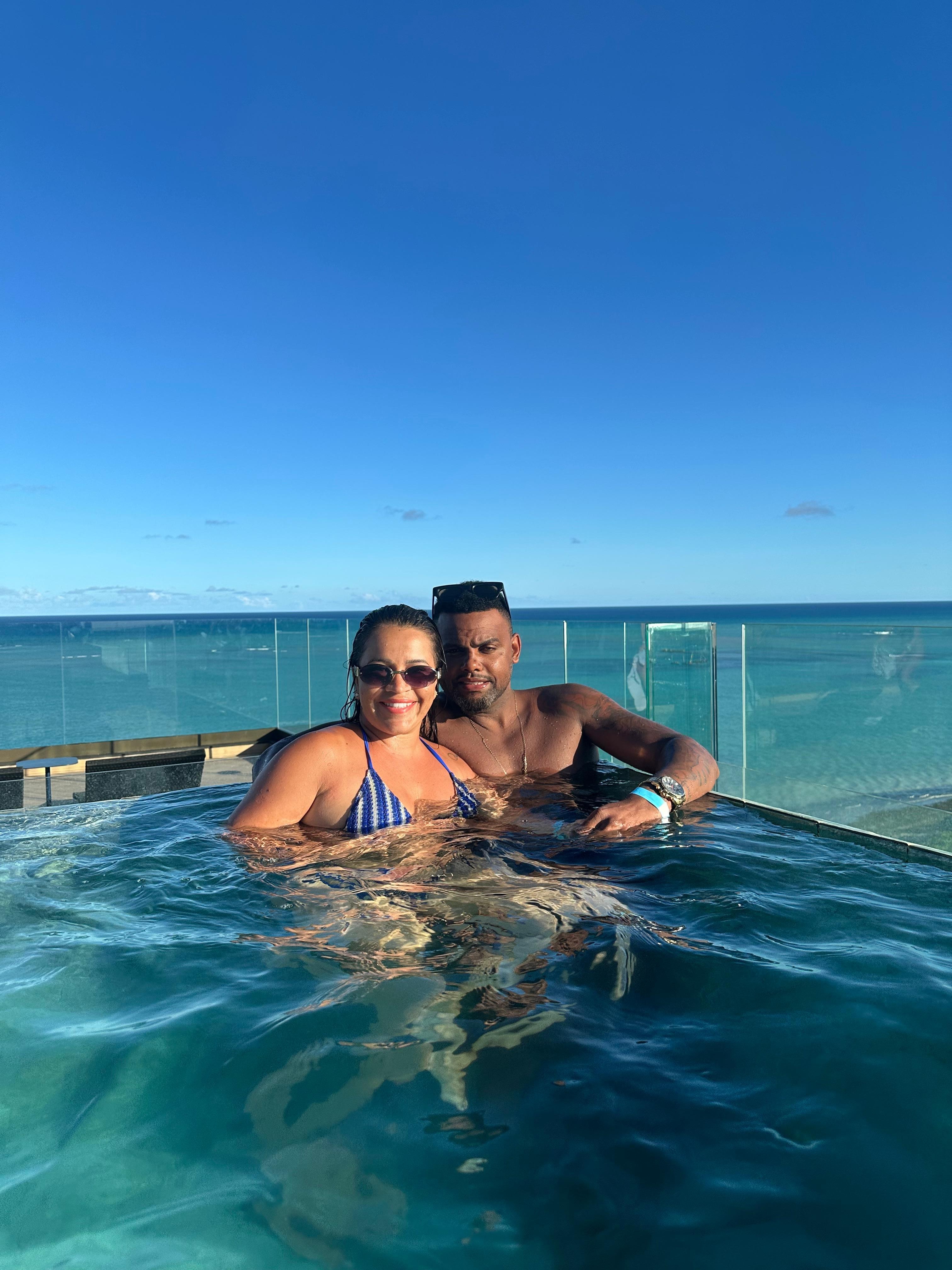 Piscina com uma vista perfeita para praia de Pajuçara.