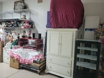 The garage had a lot in it as well! it would have been safer to park in there so that we did not have to deal with the dogs. But I was afraid we might damage something.