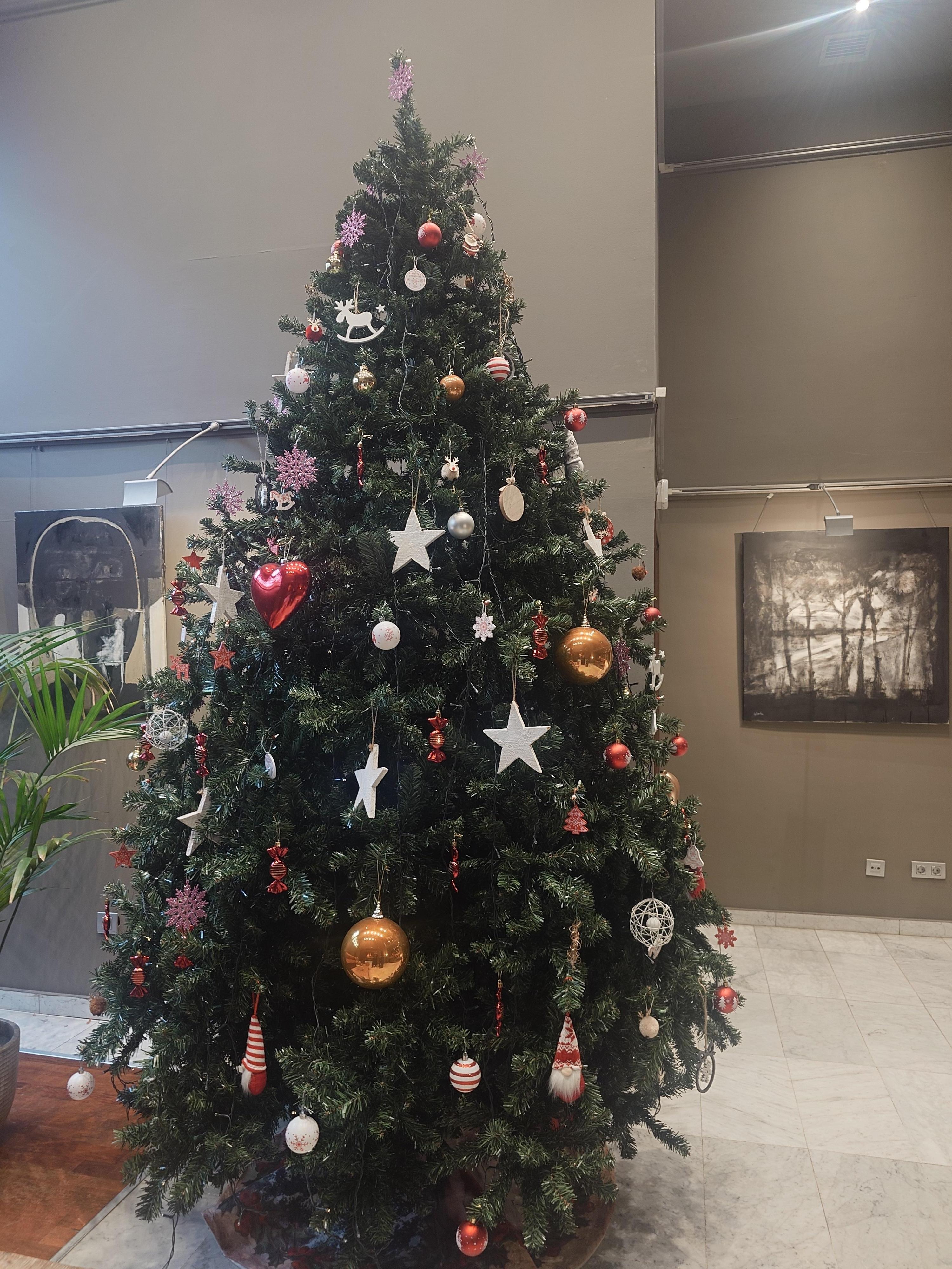 ロビーのクリスマスツリー