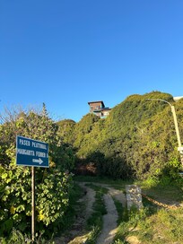 The end of the path towards the beach. Barely a 5 minute walk!