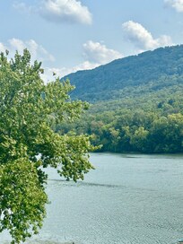 Tennessee River